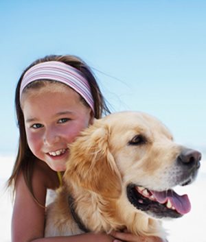 Fille avec chien